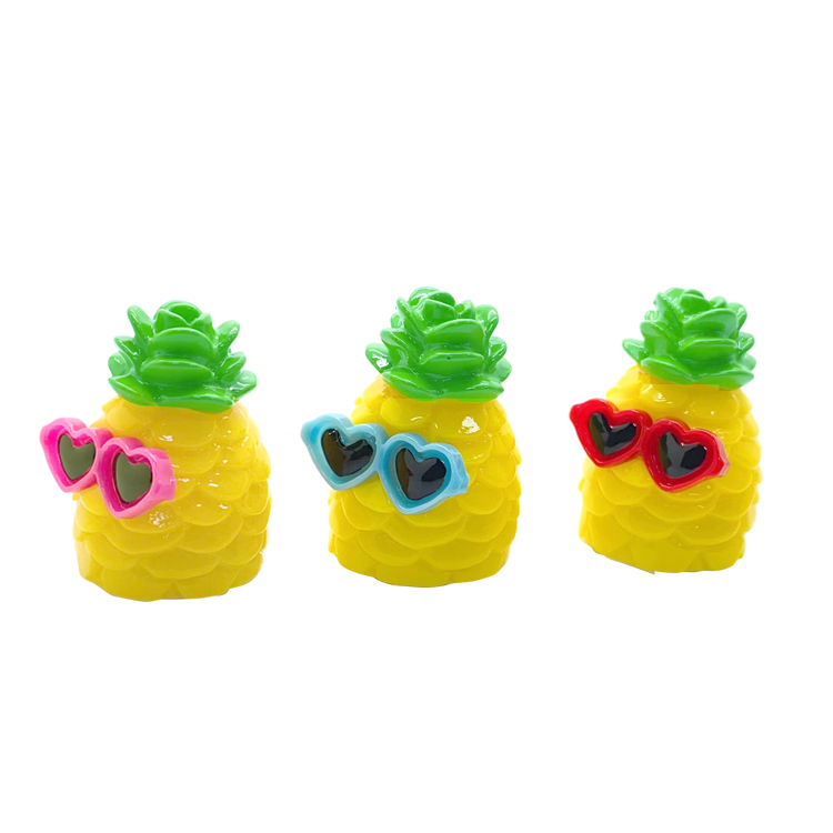 pineapple shaped lip balm c54550-2