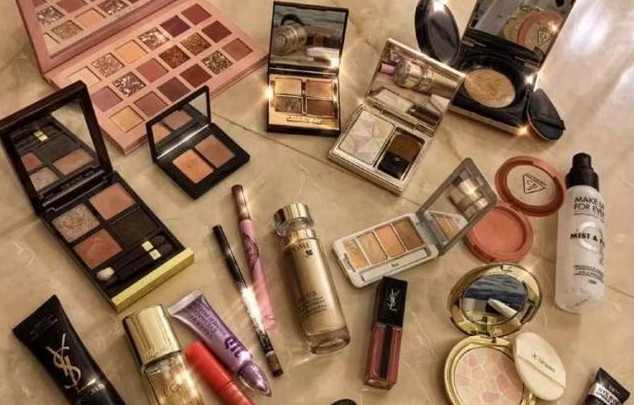 natural cosmetics manufacturers