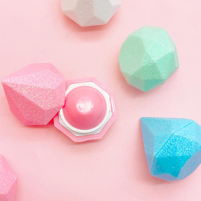 Diamond shaped lip balm C1218